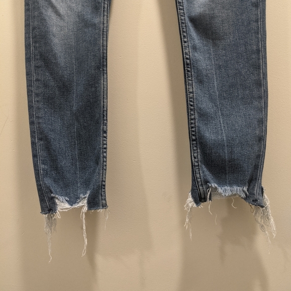 Zara High Rise Distressed Jeans - Picture 2 of 5